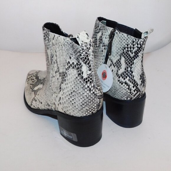 BLONDO Elvina Snake Print Chelsea Boot 8 New - Picture 5 of 6